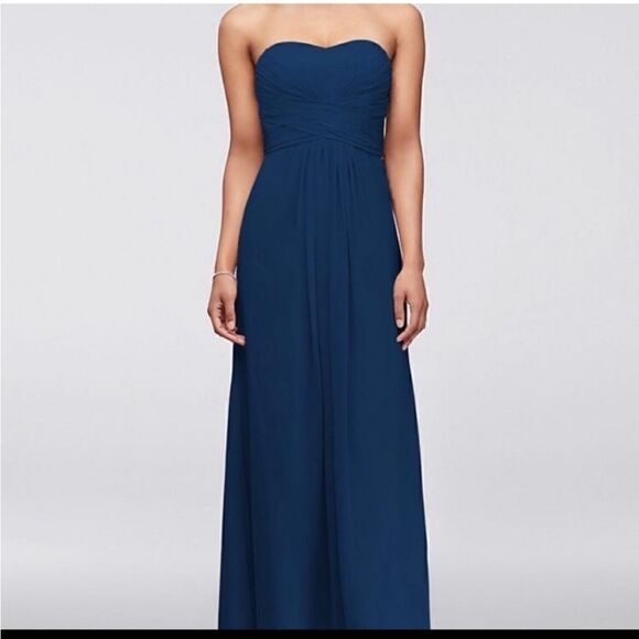 David's Bridal Crinkle Chiffon Strapless Dress Size 8 - Picture 1 of 13
